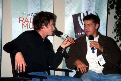 radio19.jpg