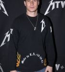 Filename=mtv04.jpg
Filesize=32KiB
Dimensions=393x600
Date added=Oct 07, 2017 mtv04.jpg