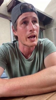 igtv82821_001_0689.jpeg